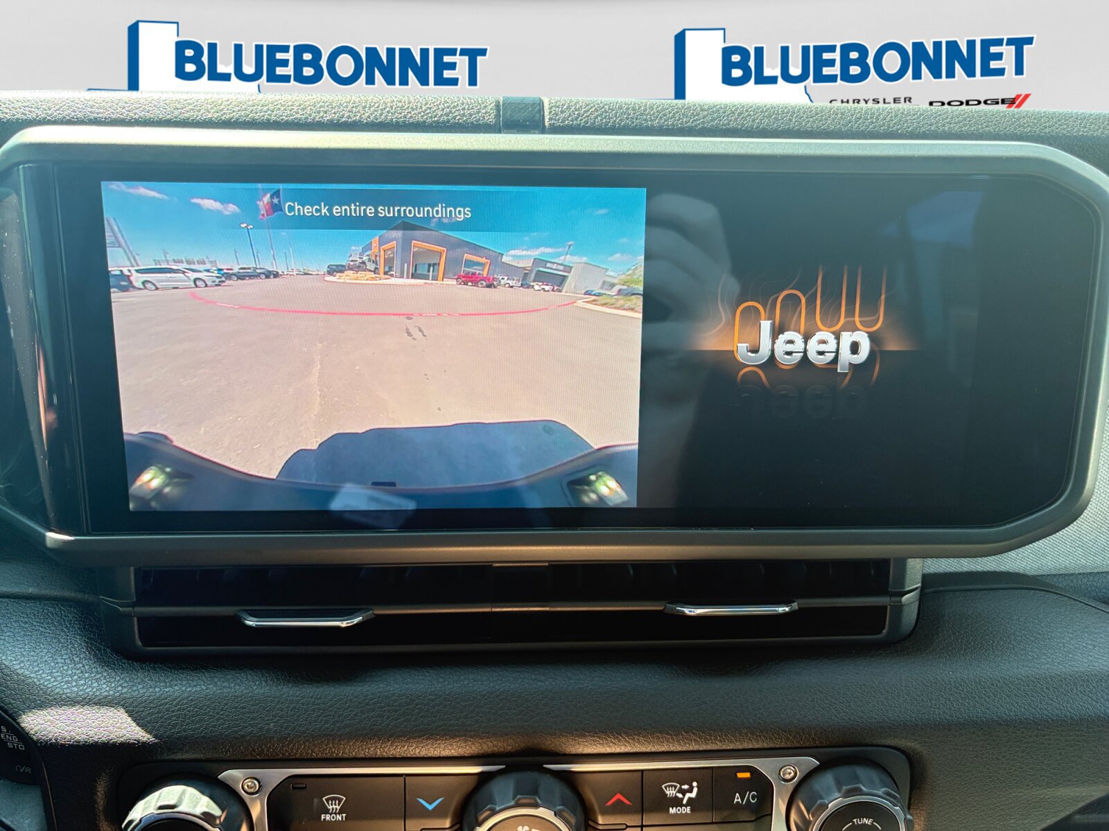 Used 2024 Jeep Gladiator Sport AWD/4WD image 16