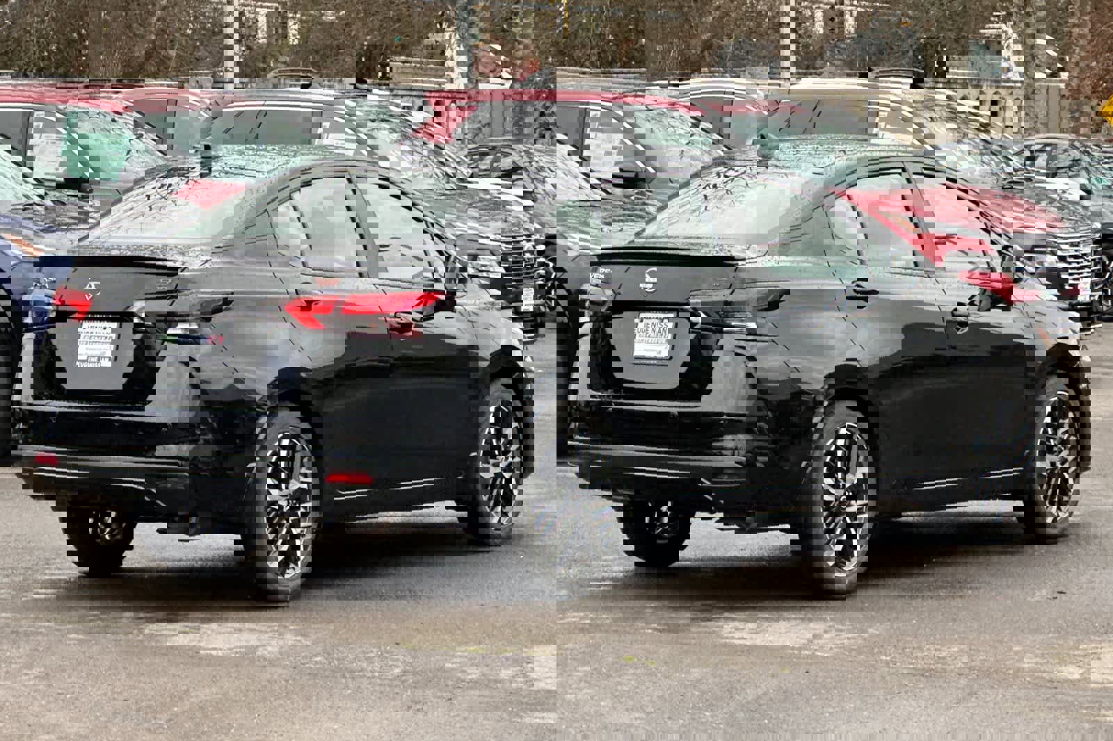 New 2025 Nissan Versa SR w/ Trunk Package image 2