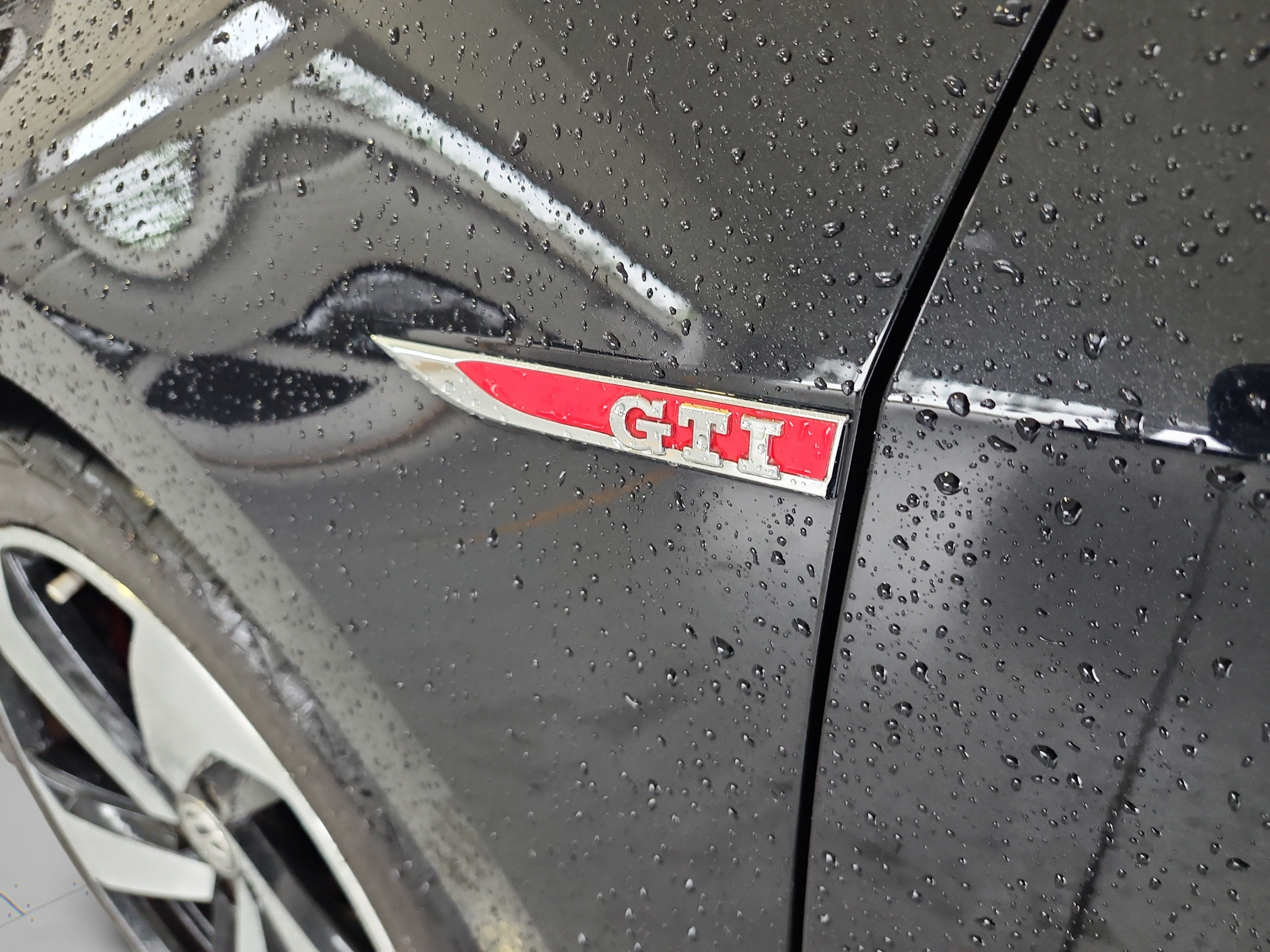 Used 2019 Volkswagen Golf 4-Door FWD image 32