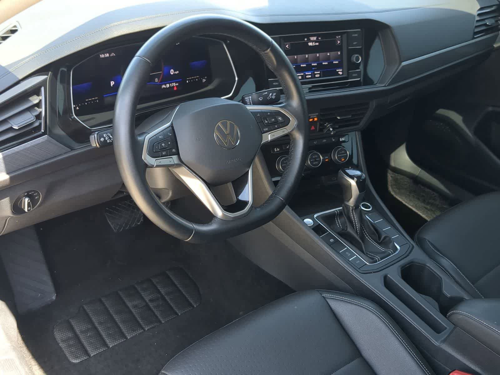 Used 2022 Volkswagen Jetta SE FWD image 9