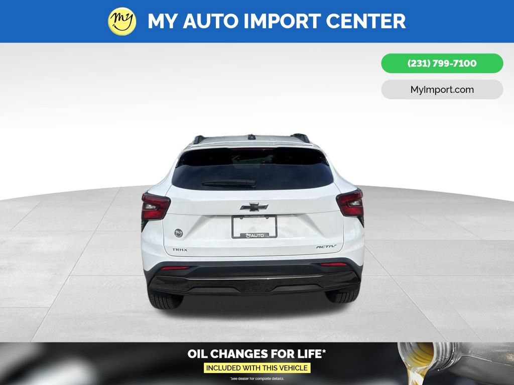 Used 2025 Chevrolet Trax ACTIV FWD image 6