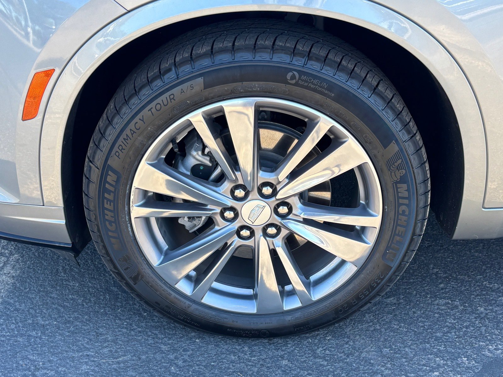 Used 2025 Cadillac XT6 Premium Luxury FWD image 10