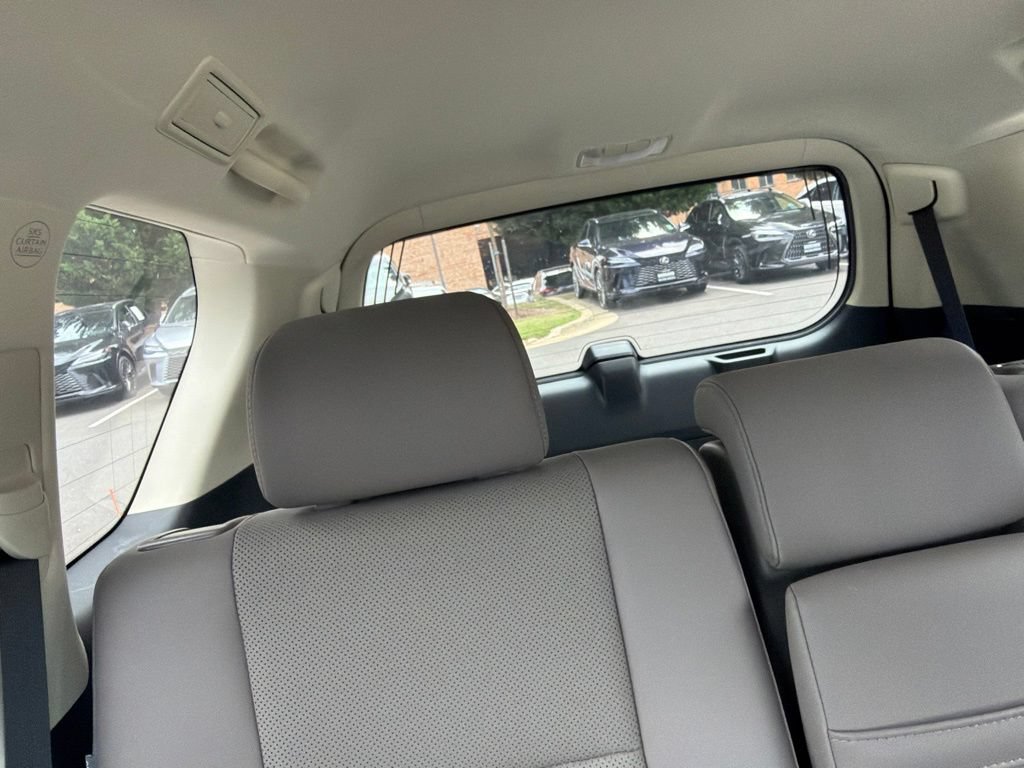 Certified 2023 Lexus GX 460 Premium w/ Premium Package AWD/4WD image 29