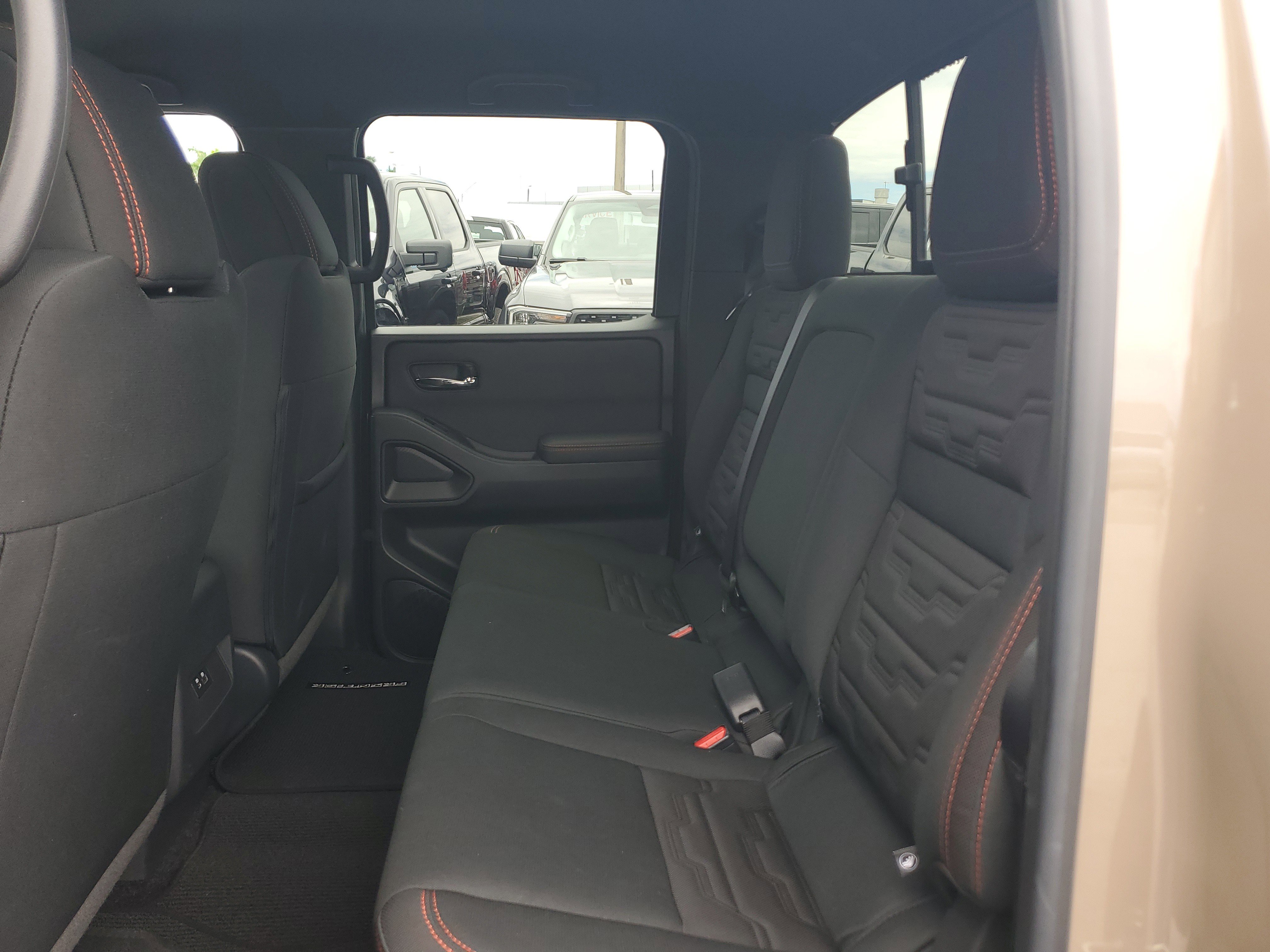 Used 2024 Nissan Frontier Pro-X w/ Technology Package image 13