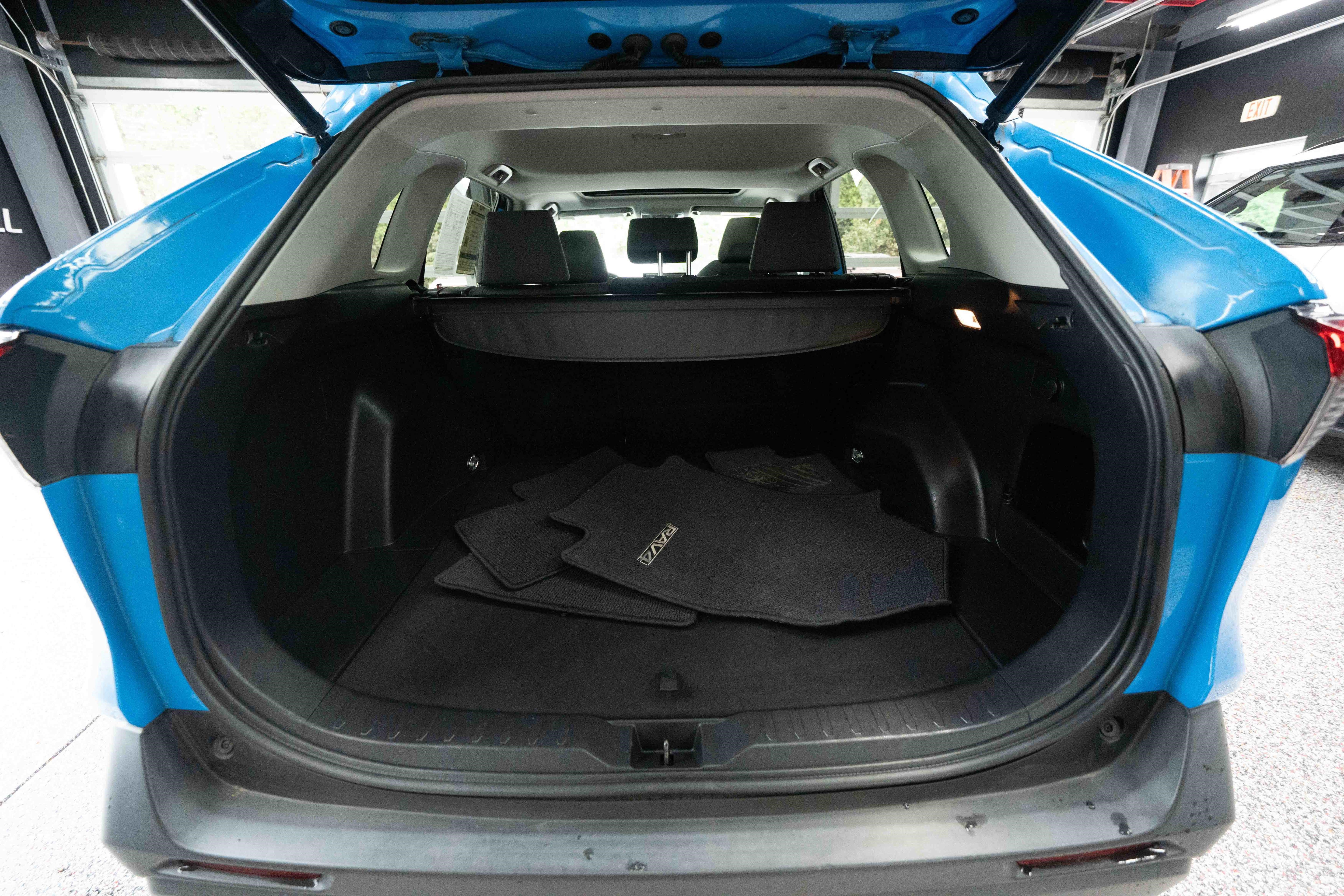 Used 2019 Toyota RAV4 XLE FWD image 28