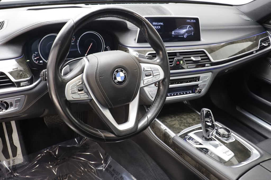 Used 2016 BMW 750i xDrive image 7