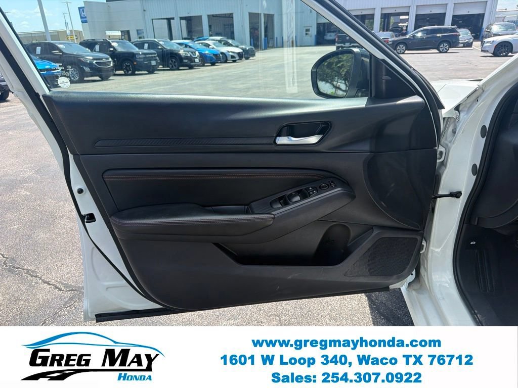 Used 2020 Nissan Altima 2.5 SR FWD image 10