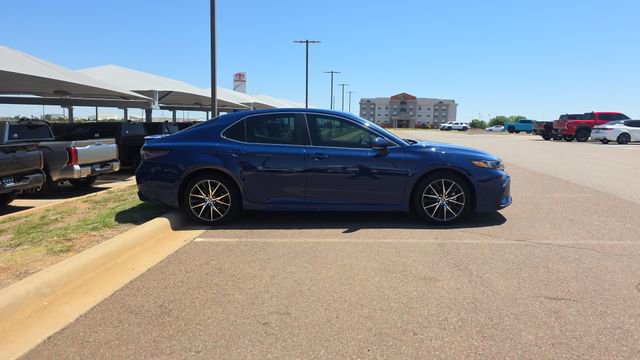 Used 2023 Toyota Camry SE FWD image 5
