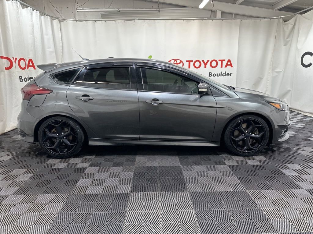 Used 2017 Ford Focus ST w/ Equipment Group 401A image 8