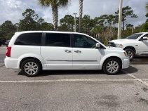 Used 2016 Chrysler Town & Country Touring w/ Driver Convenience Group FWD image 2