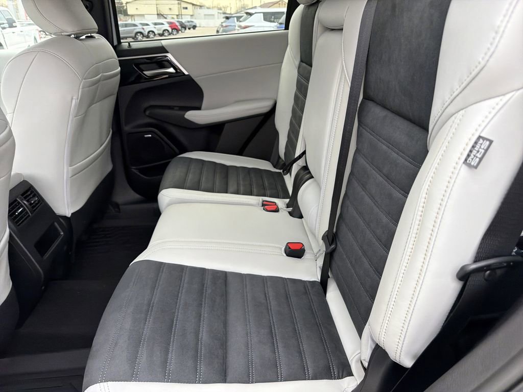 New 2026 Mitsubishi Outlander SE AWD/4WD image 13