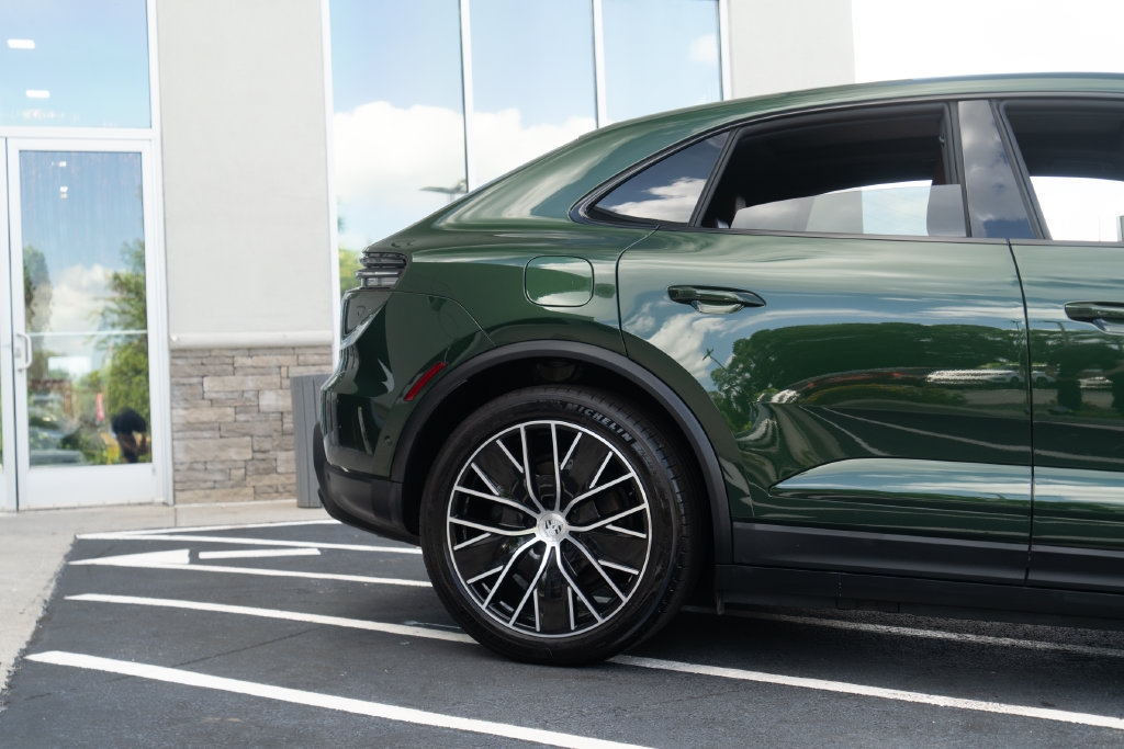 Used 2024 Porsche Macan 4 Electric AWD/4WD image 12