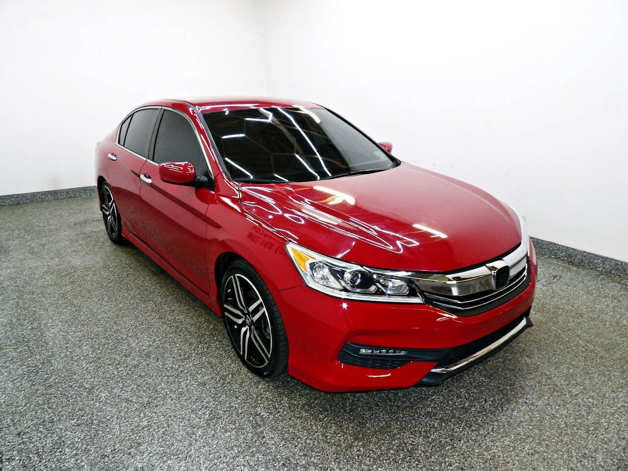 Used 2017 Honda Accord Sport image 3