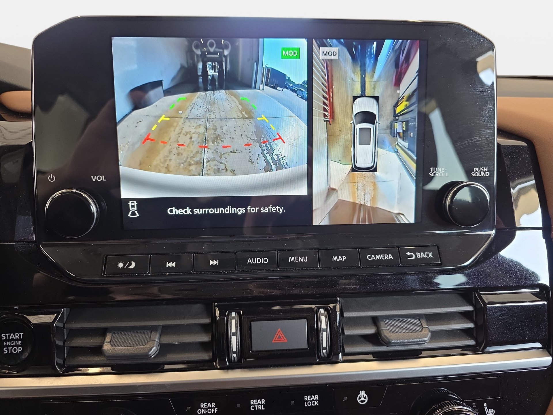 Used 2025 Nissan Pathfinder Platinum w/ Cargo Package FWD image 23