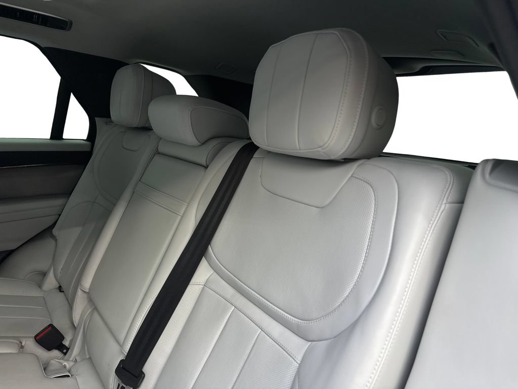 Used 2024 Land Rover Range Rover Sport SE AWD/4WD image 34