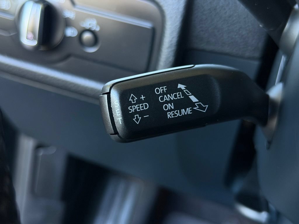 Used 2014 Volkswagen Touareg VR6 AWD/4WD image 40