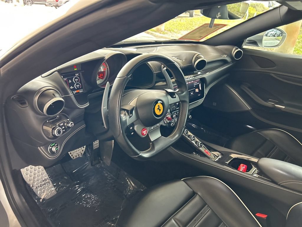 Used 2019 Ferrari Portofino RWD image 21