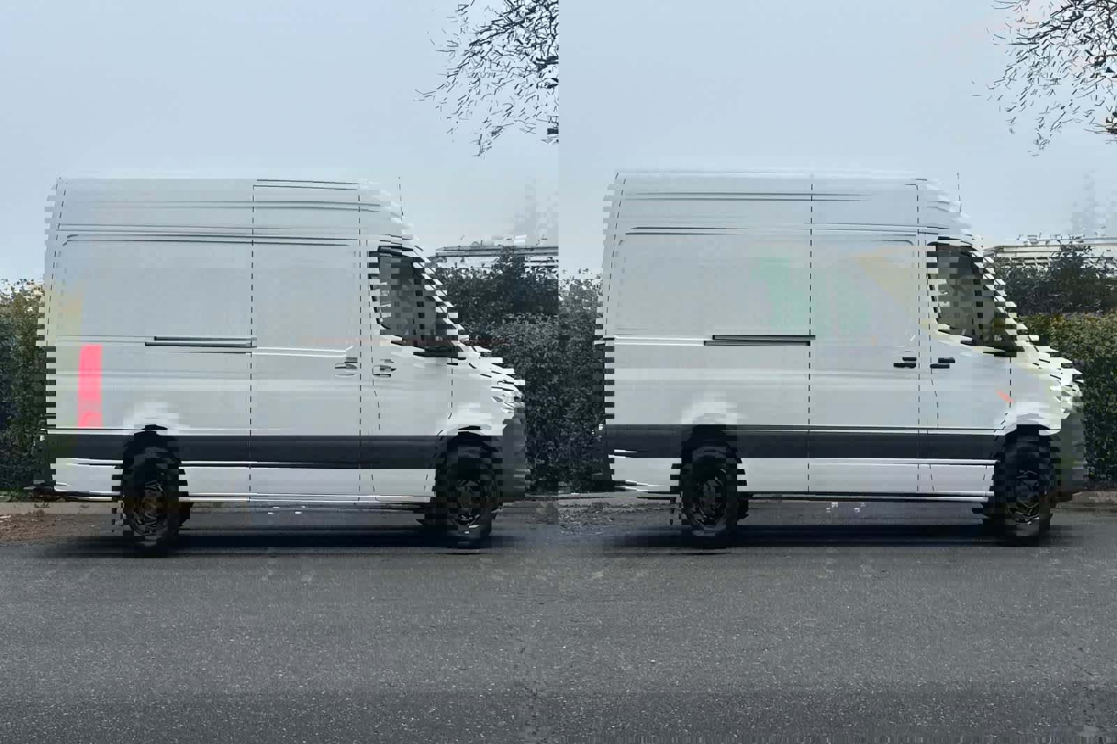 Used 2023 Mercedes-Benz Sprinter 2500 image 2