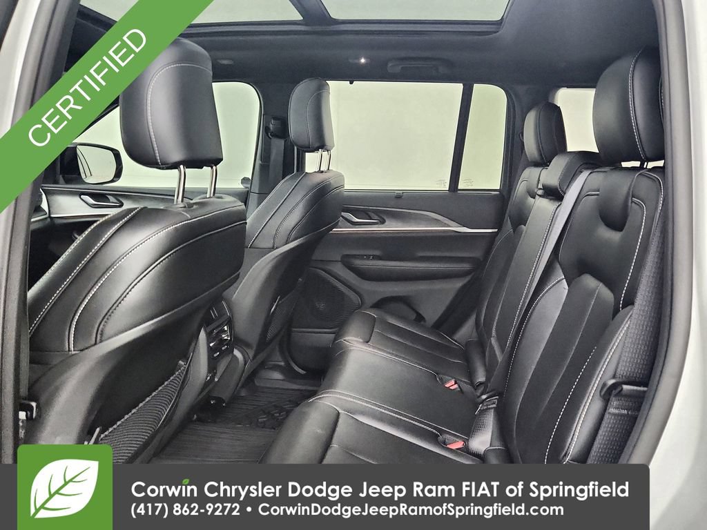 Used 2024 Jeep Grand Cherokee Limited w/ Luxury Tech Group II AWD/4WD image 30