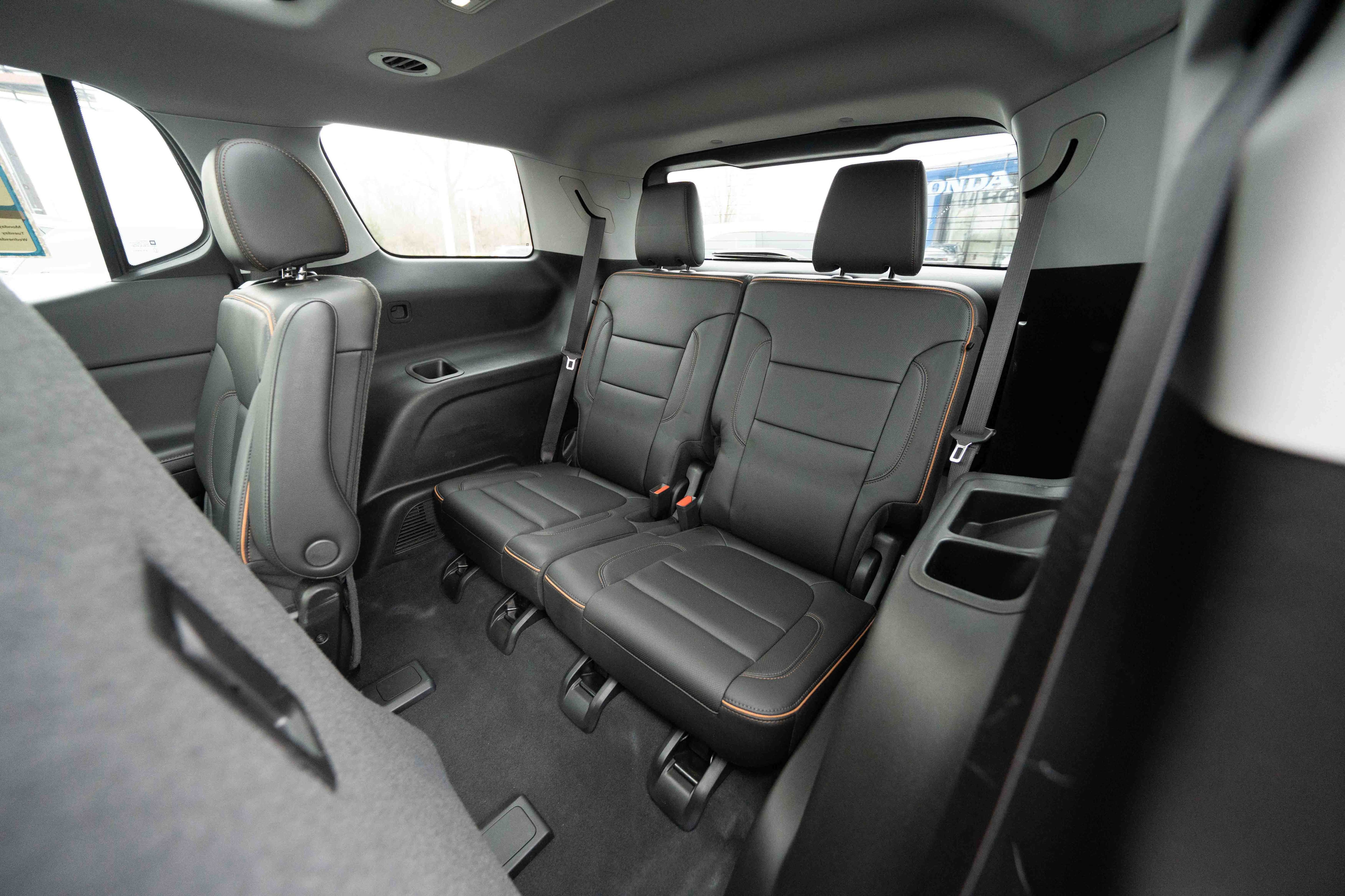 Used 2023 GMC Acadia AT4 w/ Technology Package image 24