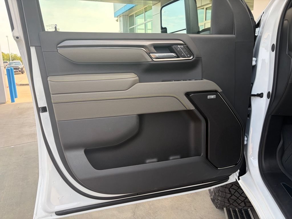 New 2026 Chevrolet Silverado 2500 ZR2 AWD/4WD image 14