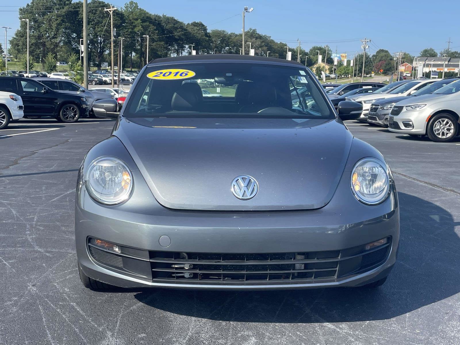 Used 2016 Volkswagen Beetle 1.8T S FWD image 2