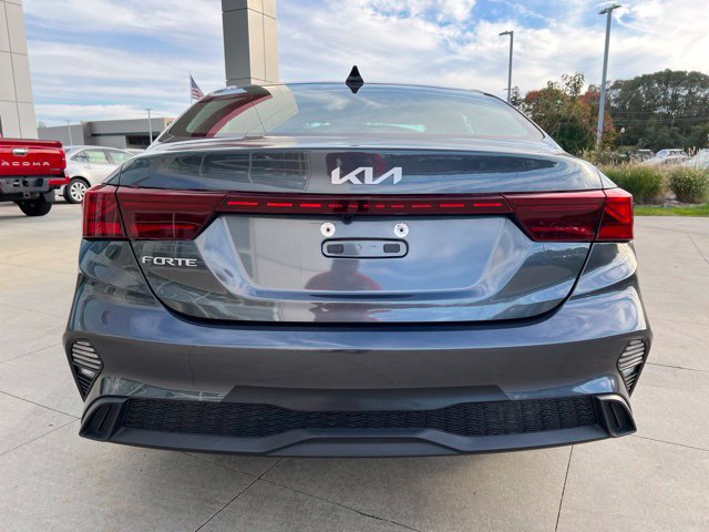 Used 2022 Kia Forte LXS w/ LXS Technology Package FWD image 8