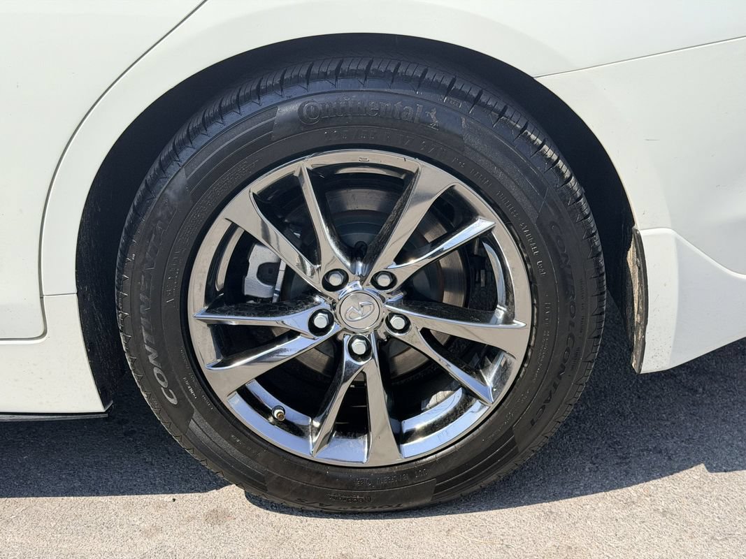 Used 2017 INFINITI Q50 Signature Edition w/ All Weather Package (L93) AWD/4WD image 28