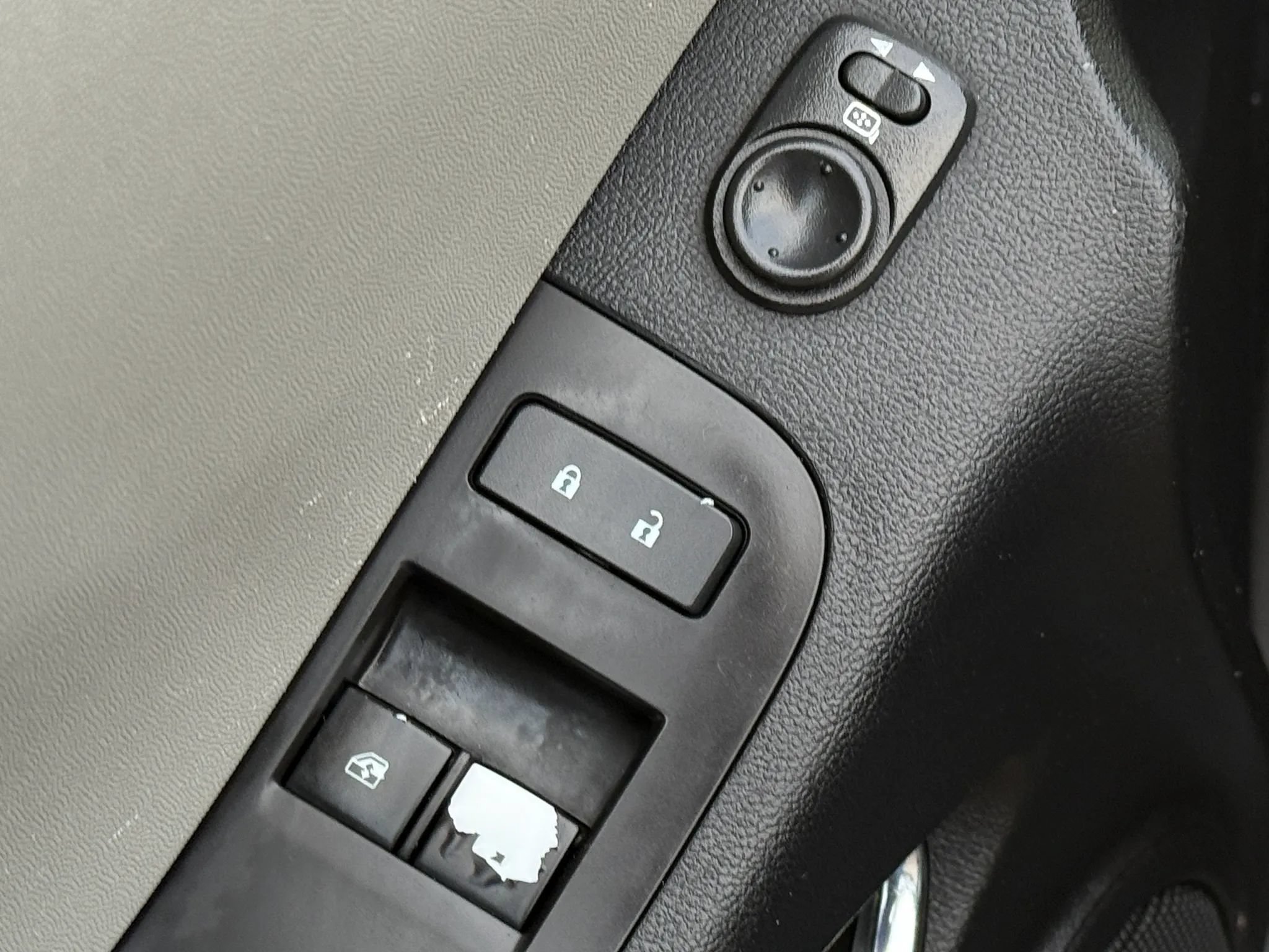 Used 2015 Chevrolet Camaro LS RWD image 23