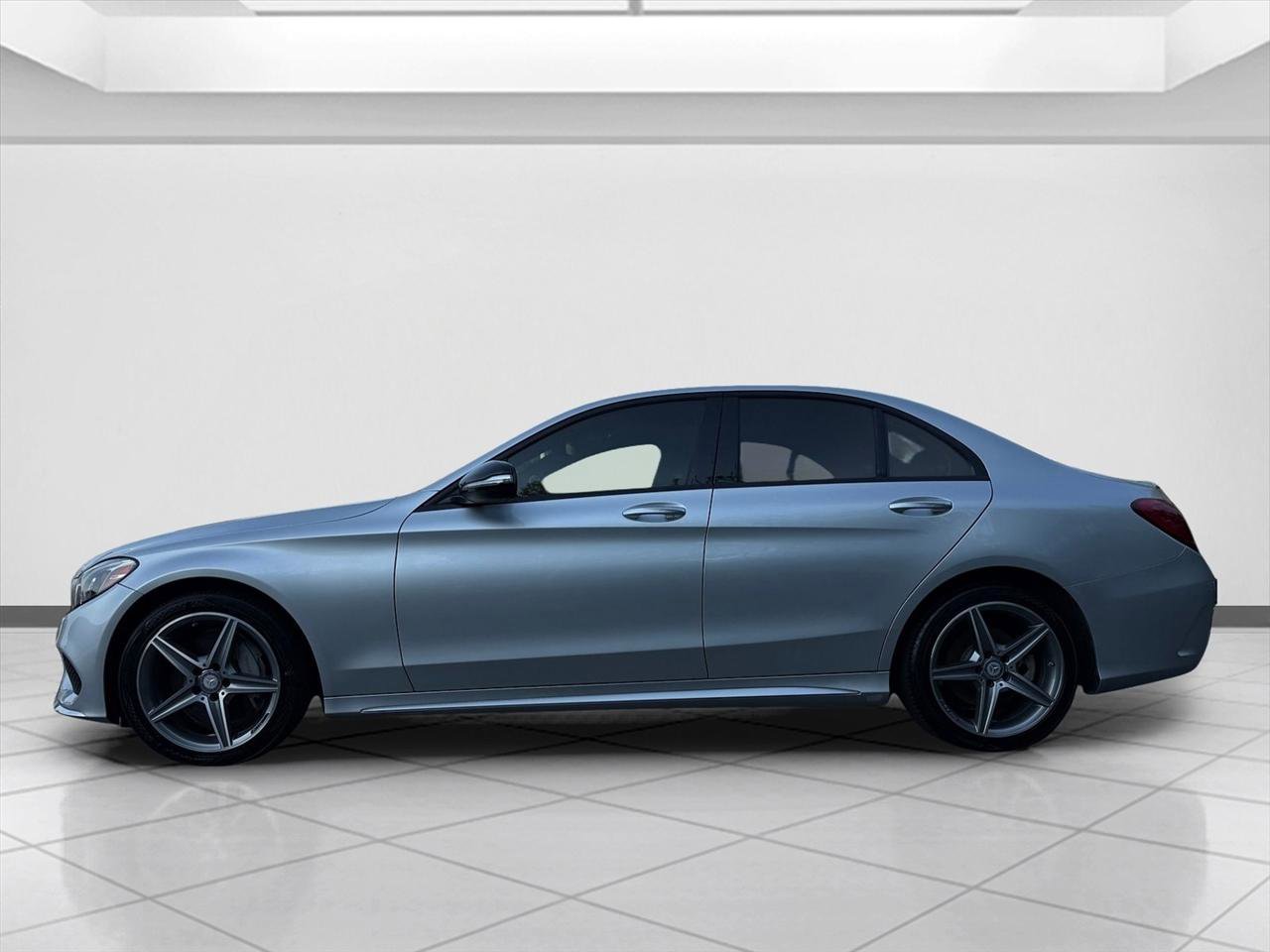 Used 2015 Mercedes-Benz C 300 4MATIC Sedan image 2