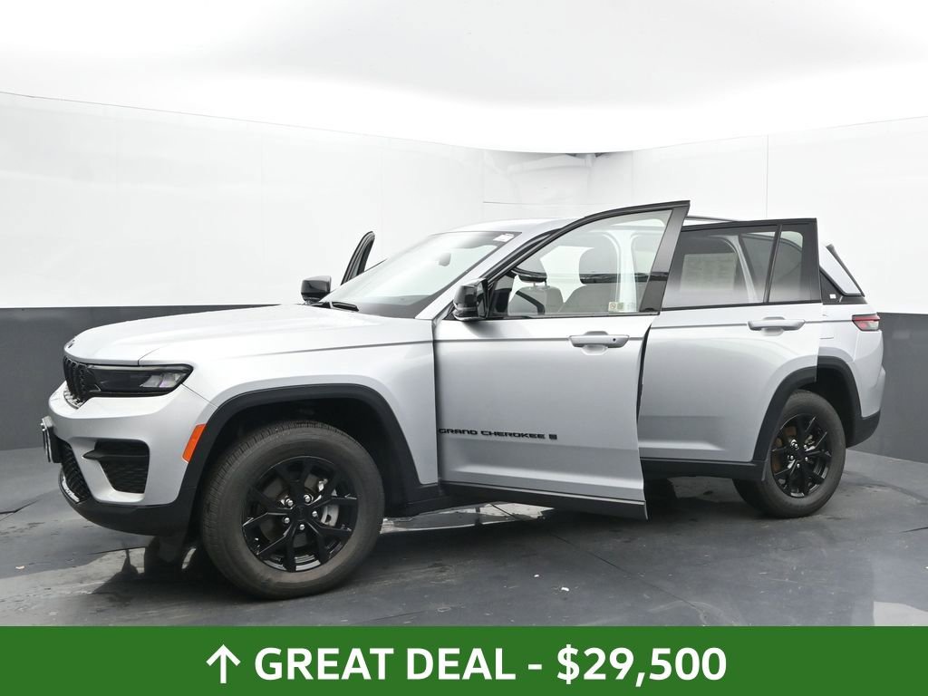 Used 2024 Jeep Grand Cherokee Altitude image 57