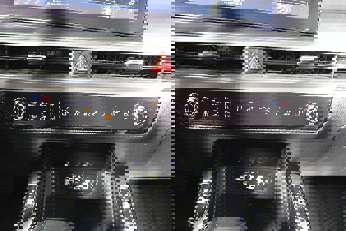 Used 2024 Kia Sorento S image 17