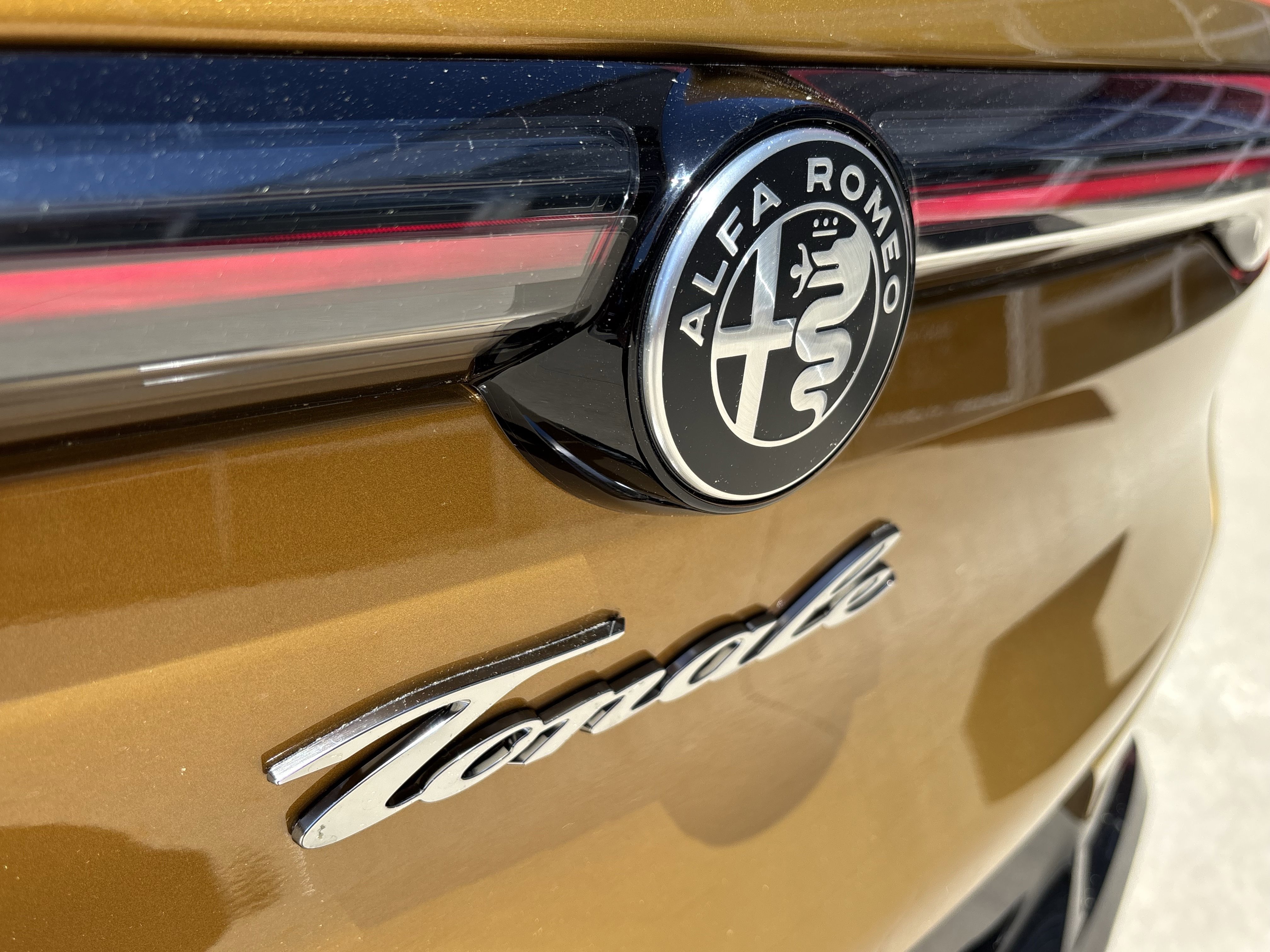 New 2026 Alfa Romeo Tonale w/ Black Premium Package AWD/4WD image 14