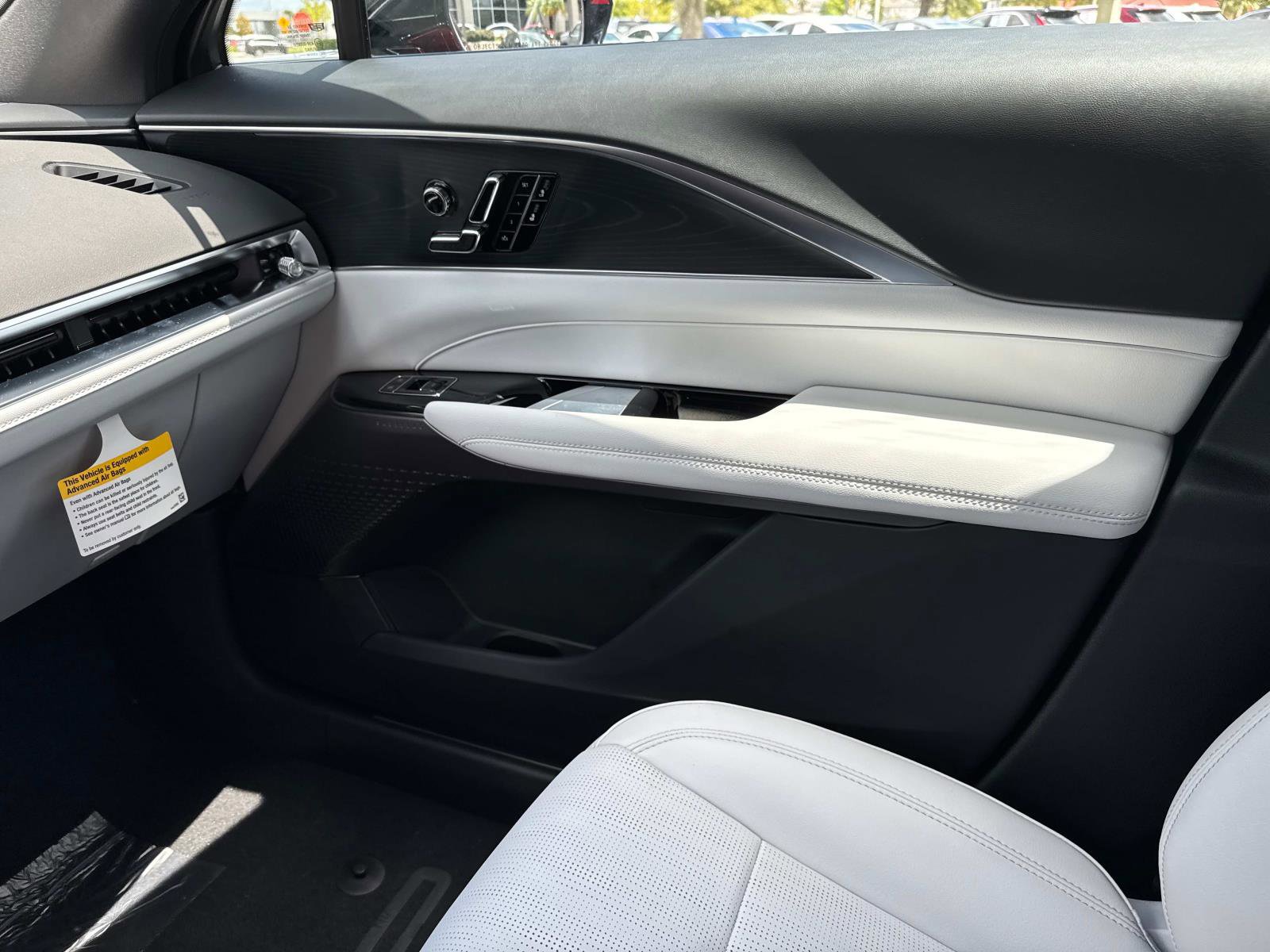 New 2025 Cadillac Lyriq Luxury image 21