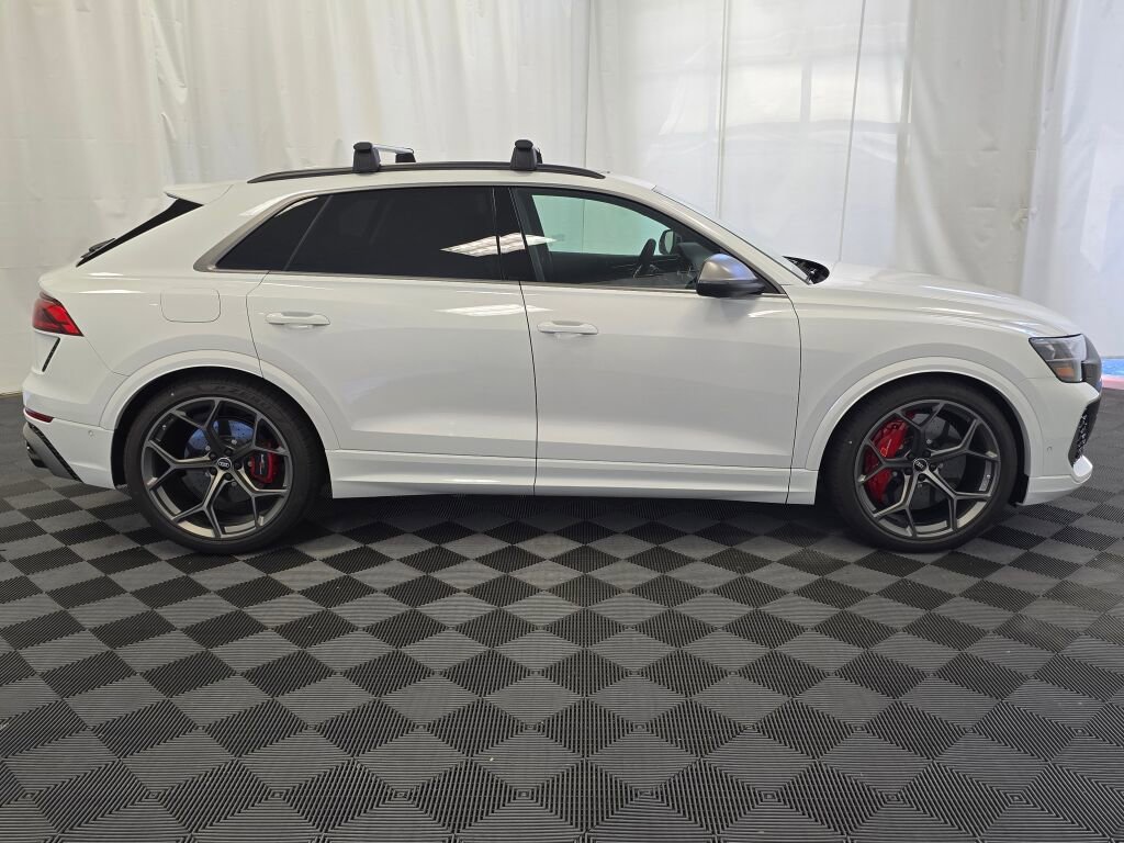 New 2025 Audi RS Q8 performance image 7