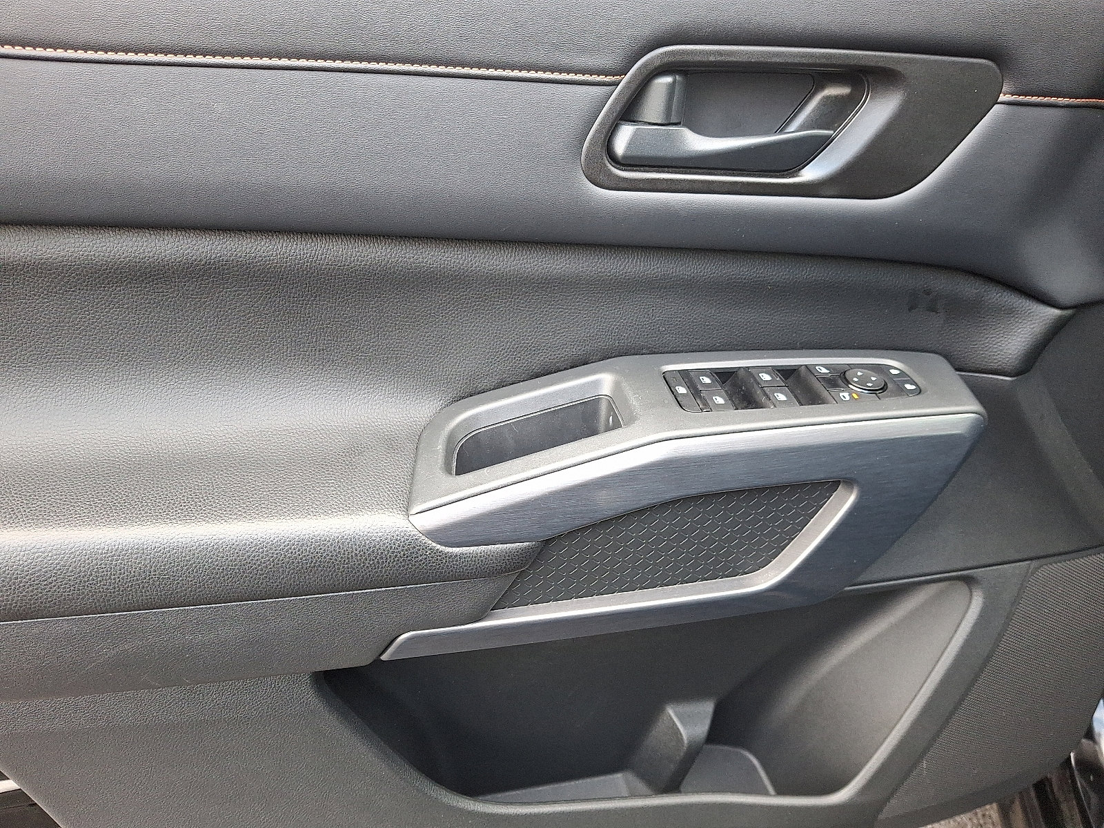 Certified 2023 Nissan Pathfinder Rock Creek image 12