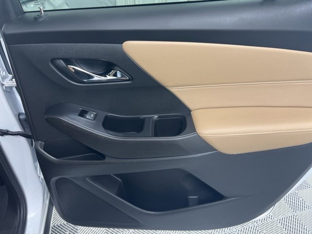 Used 2023 Chevrolet Traverse Premier image 18