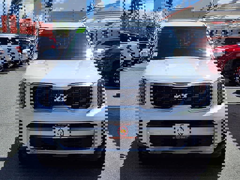 Used 2025 Kia Telluride S image 2