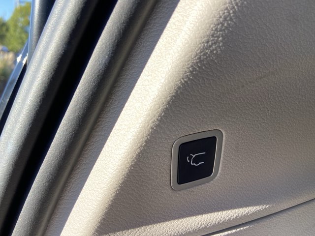Used 2023 Chrysler Voyager LX FWD image 50