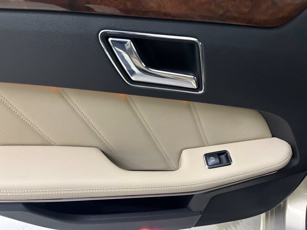 Used 2010 Mercedes-Benz E 350 Sedan image 50