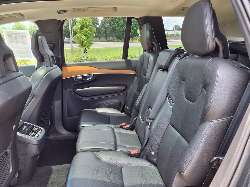 Used 2021 Volvo XC90 T6 Momentum w/ Advanced Package AWD/4WD image 13