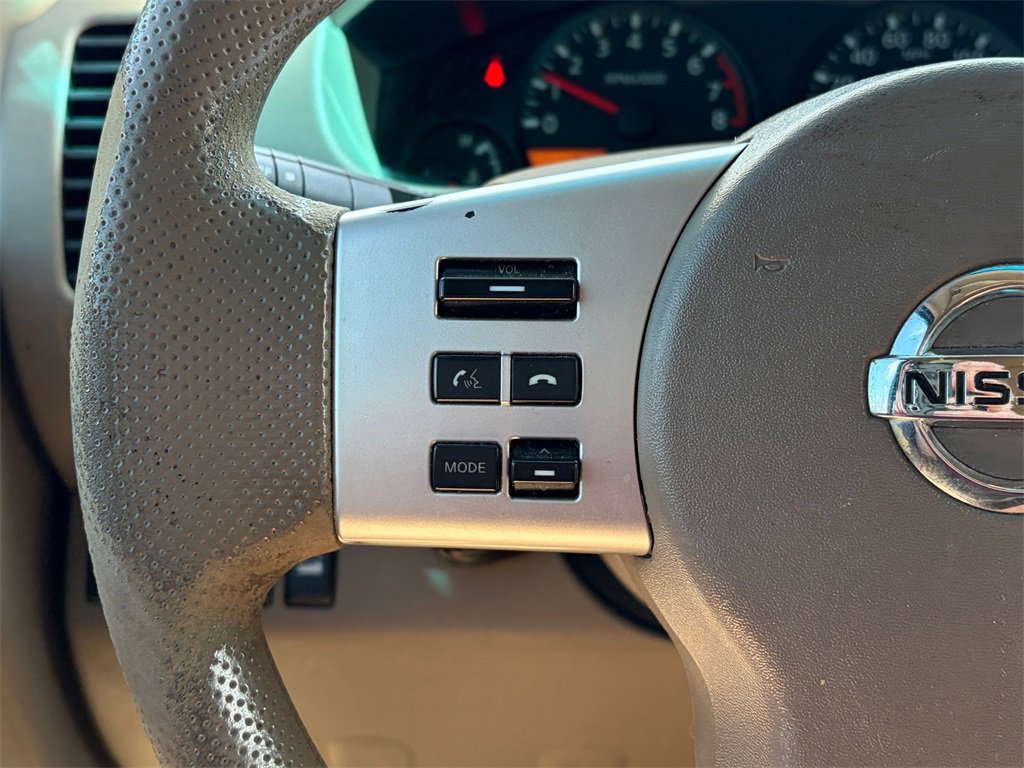 Used 2013 Nissan Frontier SV image 12