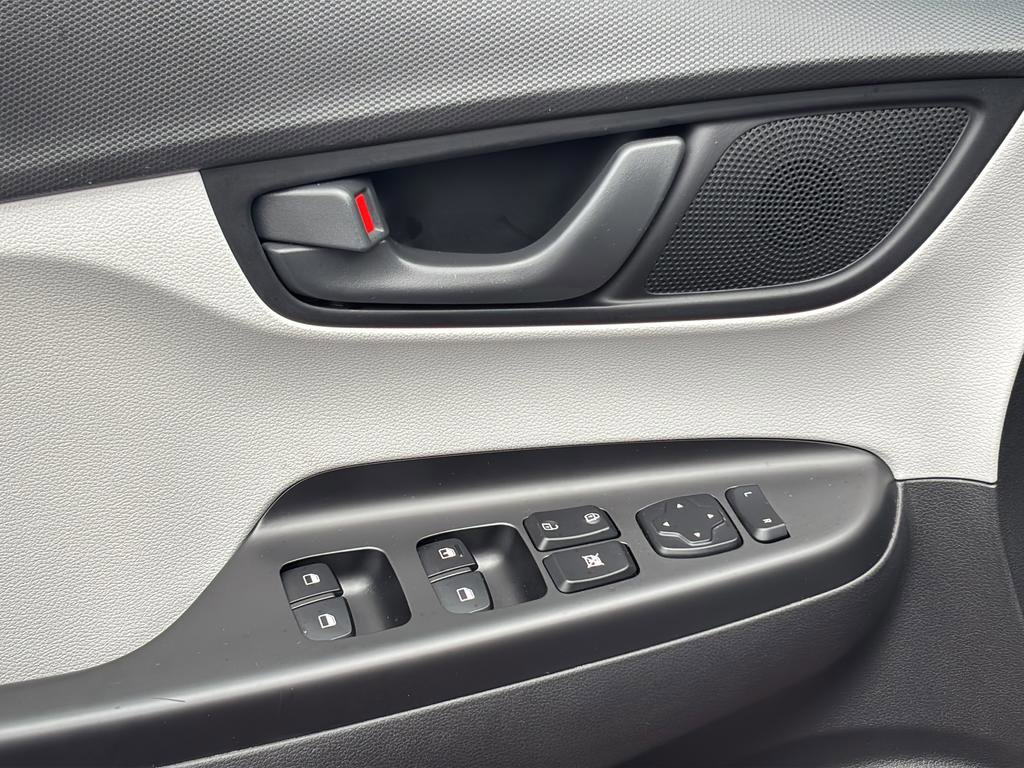 Certified 2023 Hyundai Kona SE FWD image 16