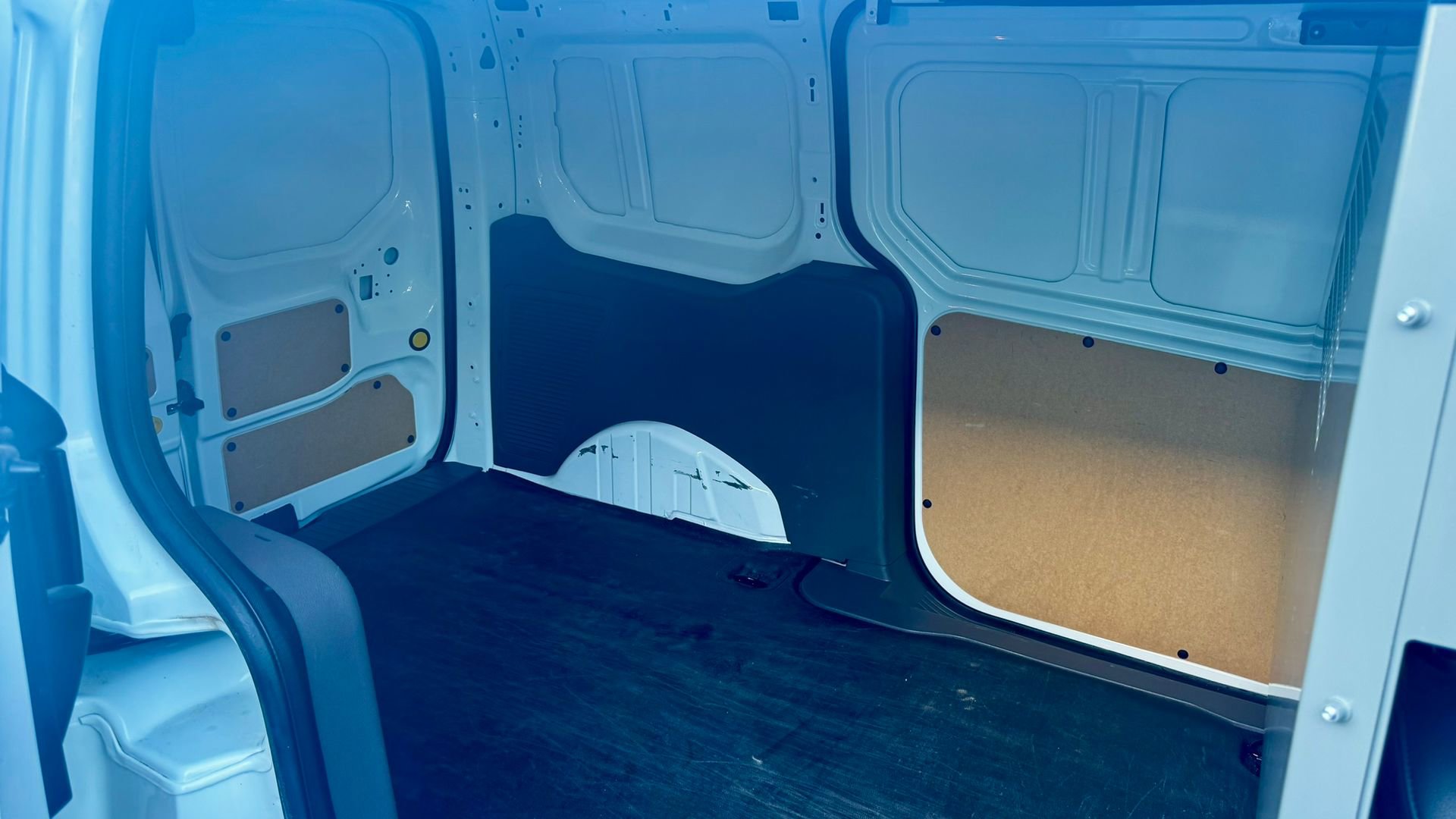 Used 2022 Ford Transit Connect XL image 10