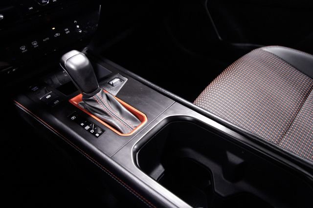 Used 2025 Nissan Kicks SR image 27