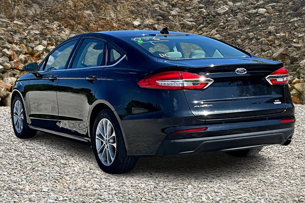 Used 2020 Ford Fusion SE w/ Fleet SE Value Package image 11
