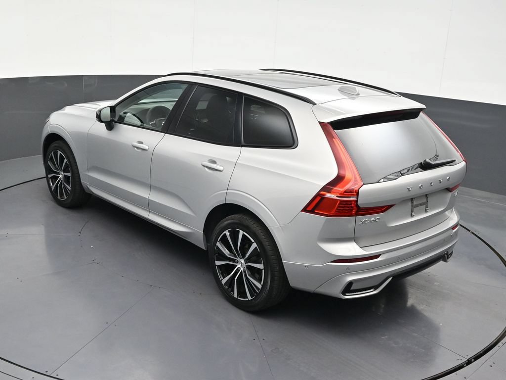 Certified 2024 Volvo XC60 B5 Plus AWD/4WD image 17