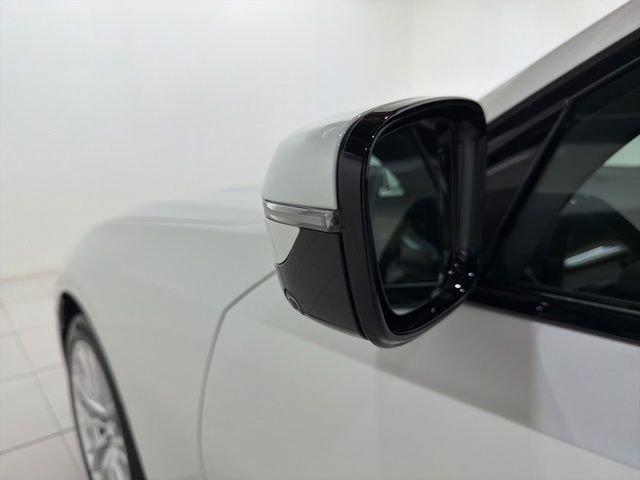 Certified 2023 BMW 330i xDrive Sedan w/ Premium Package AWD/4WD image 9