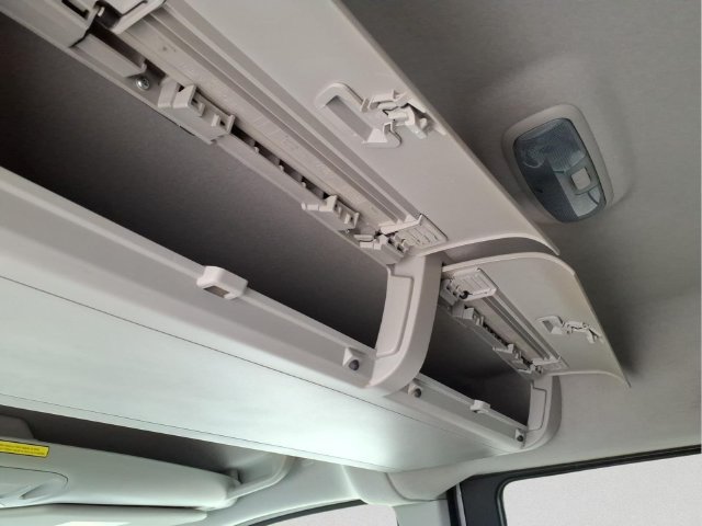 Used 2020 Ford Transit Connect XLT w/ XLT Premium Package FWD image 11
