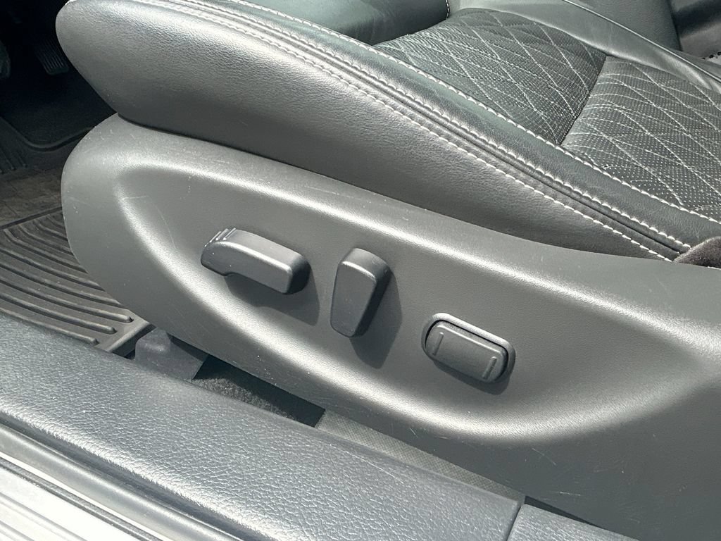 Used 2022 Nissan Maxima Platinum w/ Sport Mat Group FWD image 32